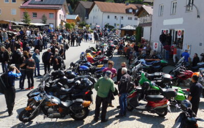 Grattersdorfer Benefiz-Motorradkorso bricht alle Rekorde